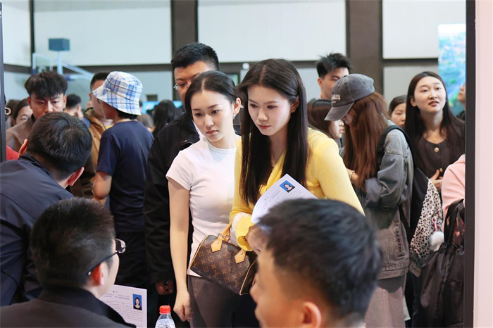 1748589018578390.jpg 33.jpg